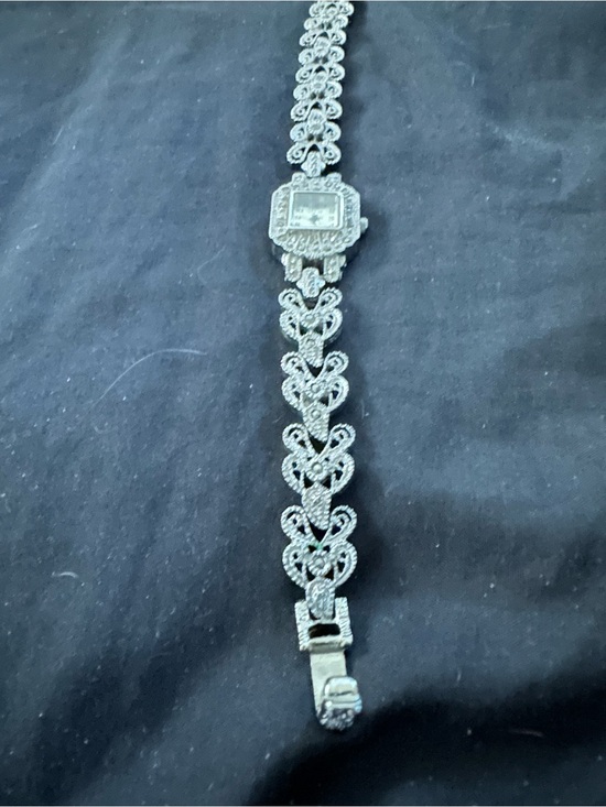 Vintage Vivani Quartz Women Vintage Quartz beautiful Vivani Silver Crystal-Accented Ladies Bracelet Watch